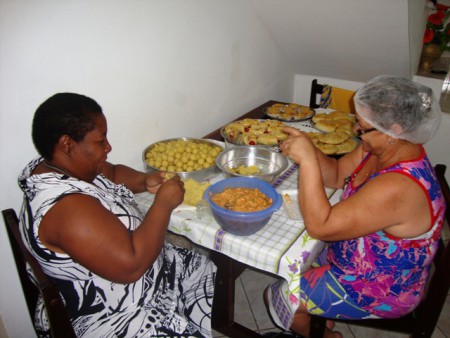 FAZENDO OS SALGADOS